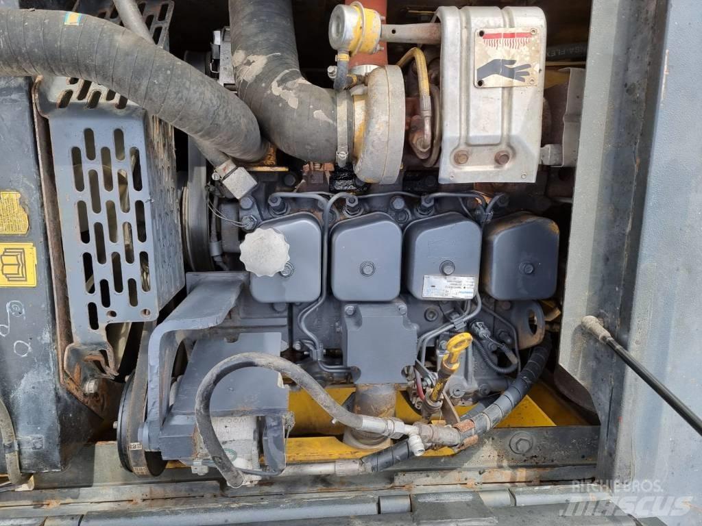 Komatsu PW 130-7K Ratasekskavaatorid