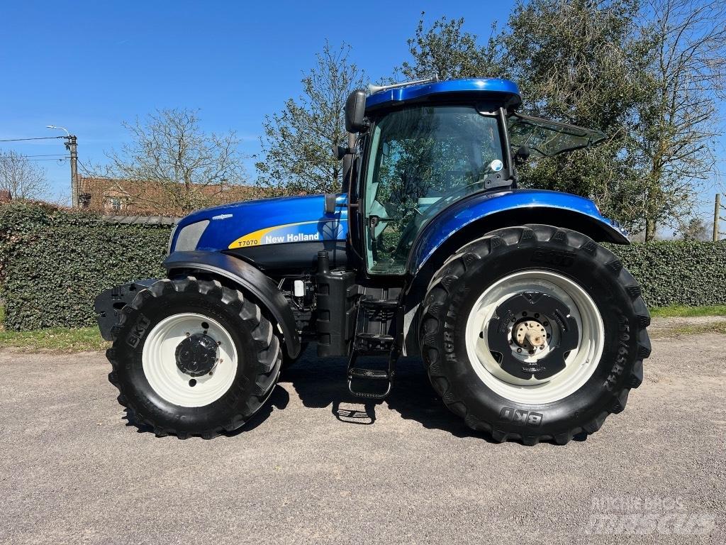 New Holland T 7070 Traktorid