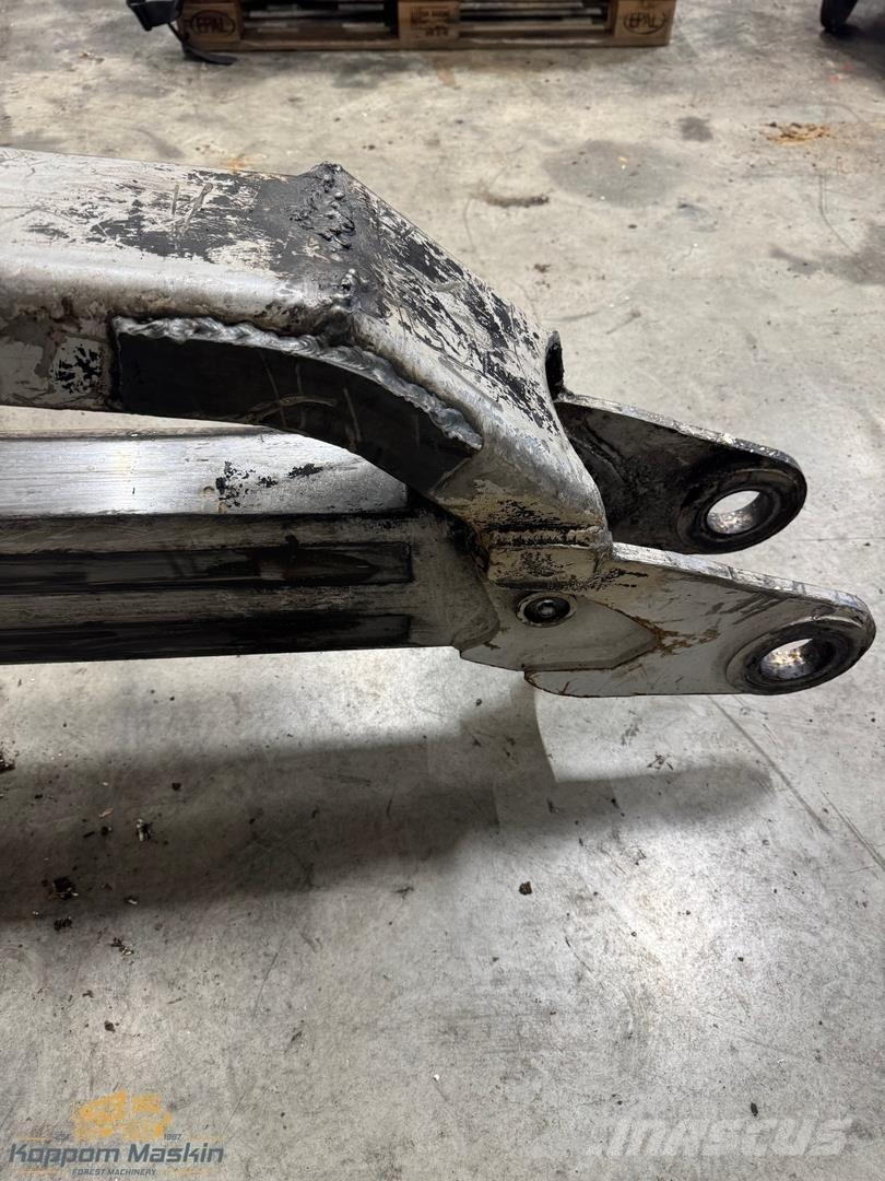 Komatsu 105F Forvarderi kraanad