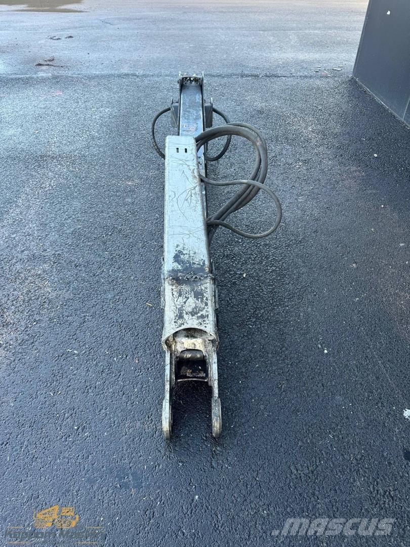 Komatsu 105F Forvarderi kraanad