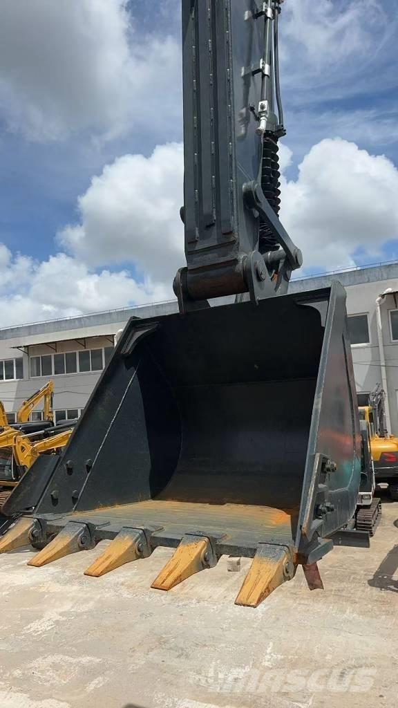 Hyundai r220lc-9s Väikeekskavaatorid 7t-12t