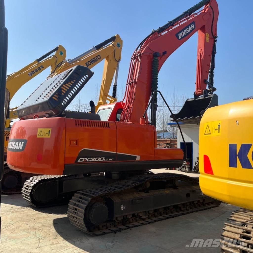 Doosan DX 300 Roomikekskavaatorid