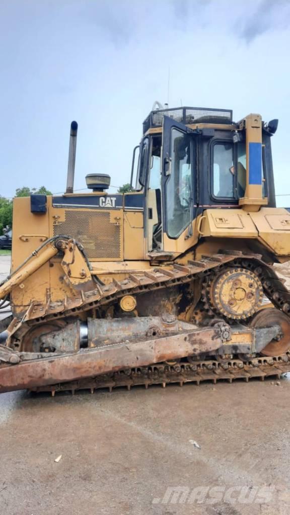 CAT D 6 M XL Buldooserid
