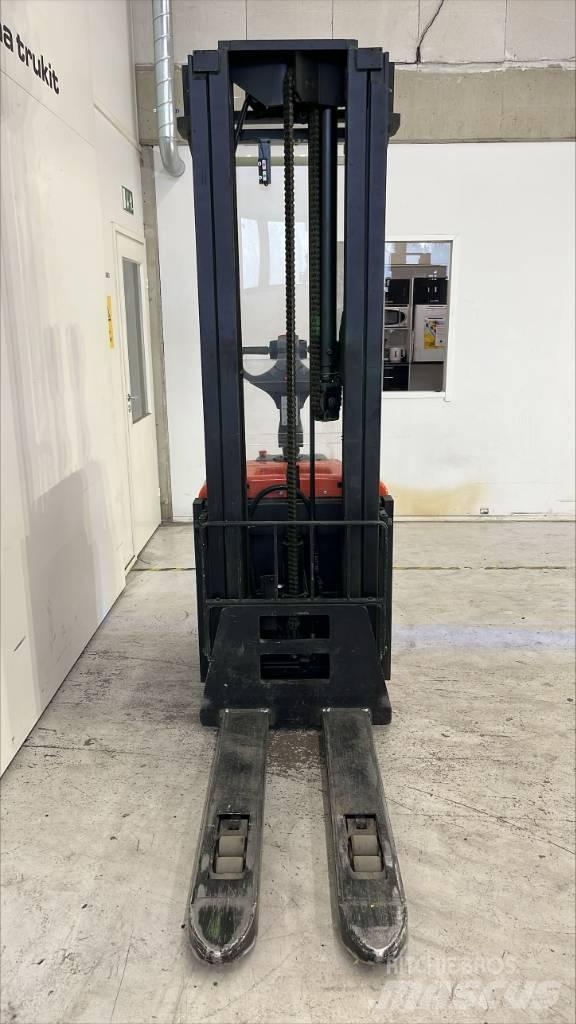 BT SPE 160 L Platvormiga virnastajad