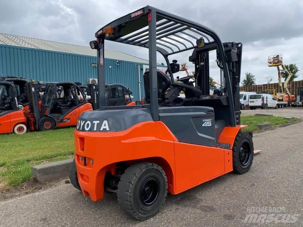 Toyota 8FBMT45 Elektritõstukid