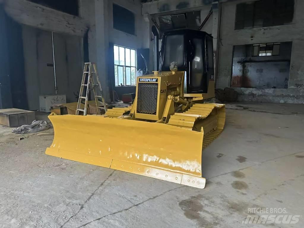 CAT D 4 C Buldooserid