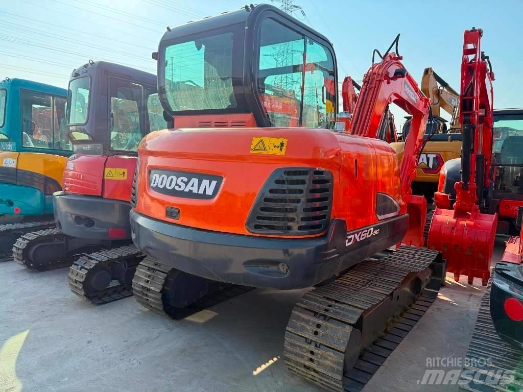 Doosan DX 60 Miniekskavaatorid < 7 t