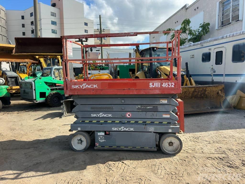 JLG 32 Lift Käärtõstukid