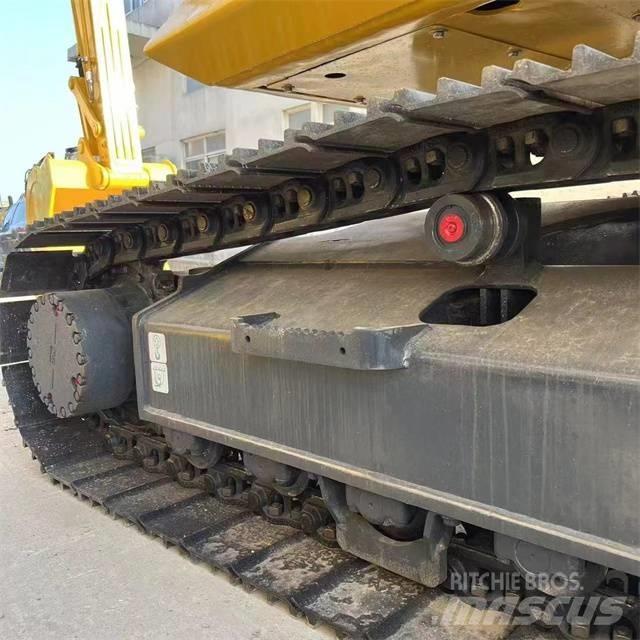 Komatsu PC 210-8 Roomikekskavaatorid