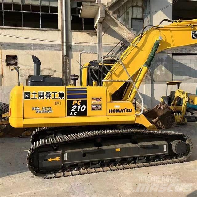 Komatsu PC 210-8 Roomikekskavaatorid