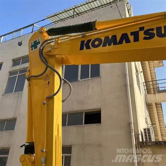 Komatsu PC 210-8 Roomikekskavaatorid