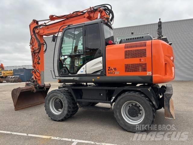 Hitachi ZX 140 W-5 Ratasekskavaatorid