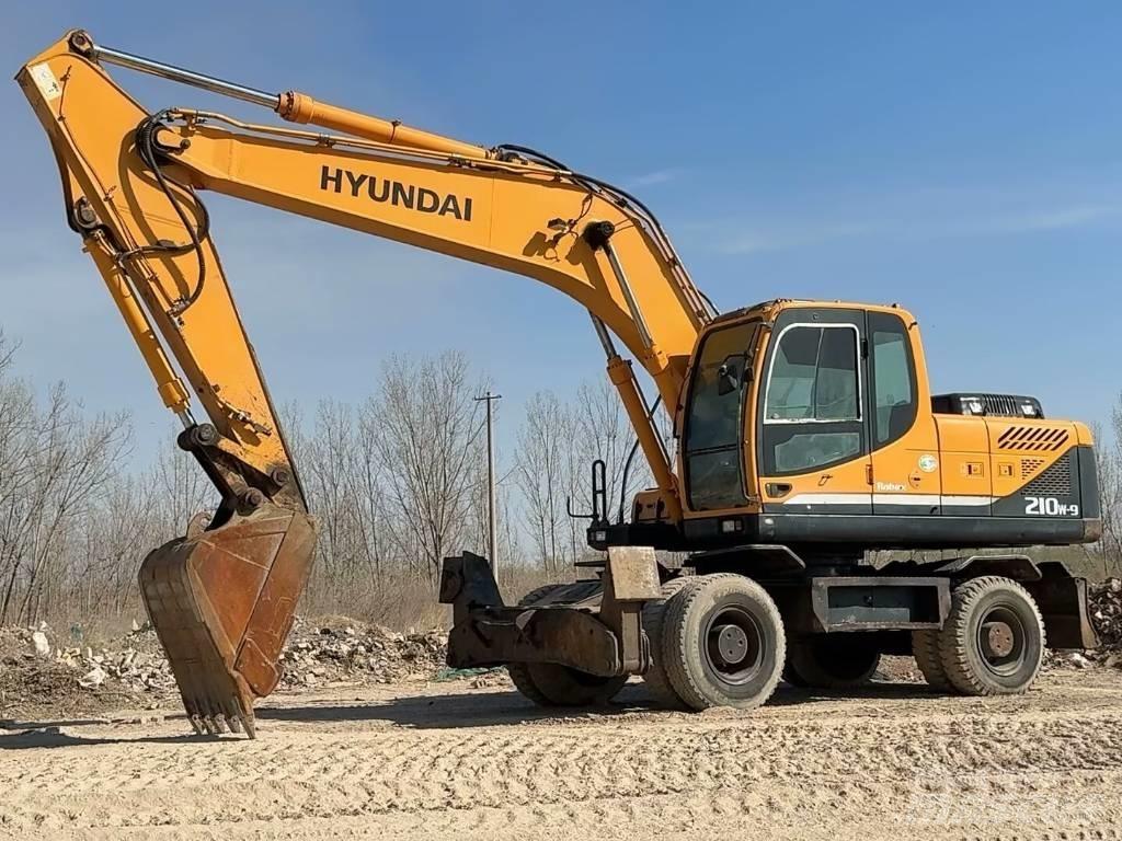 Hyundai R210W-9 Ratasekskavaatorid