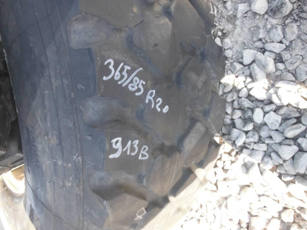 Michelin 365/85R20 Rehvid, rattad ja veljed