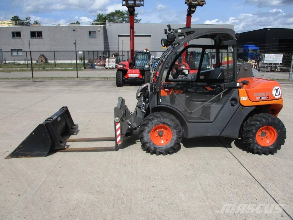 Ausa T144 H X4 (071) Teleskooplaadurid