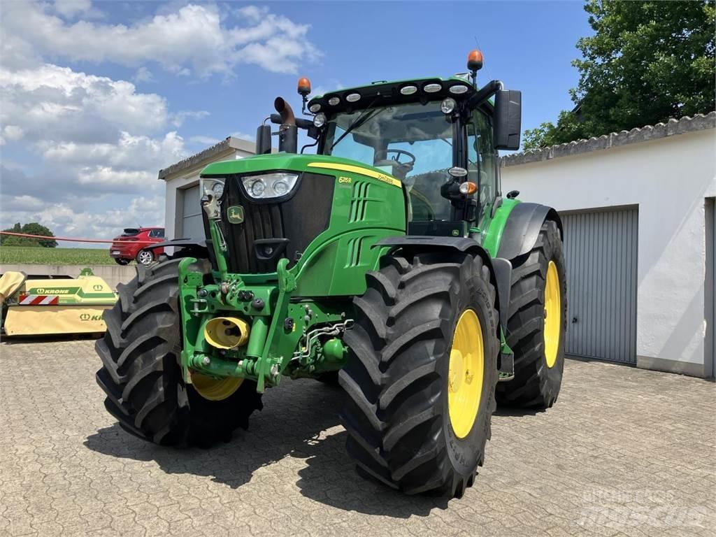 John Deere 6215R Traktorid