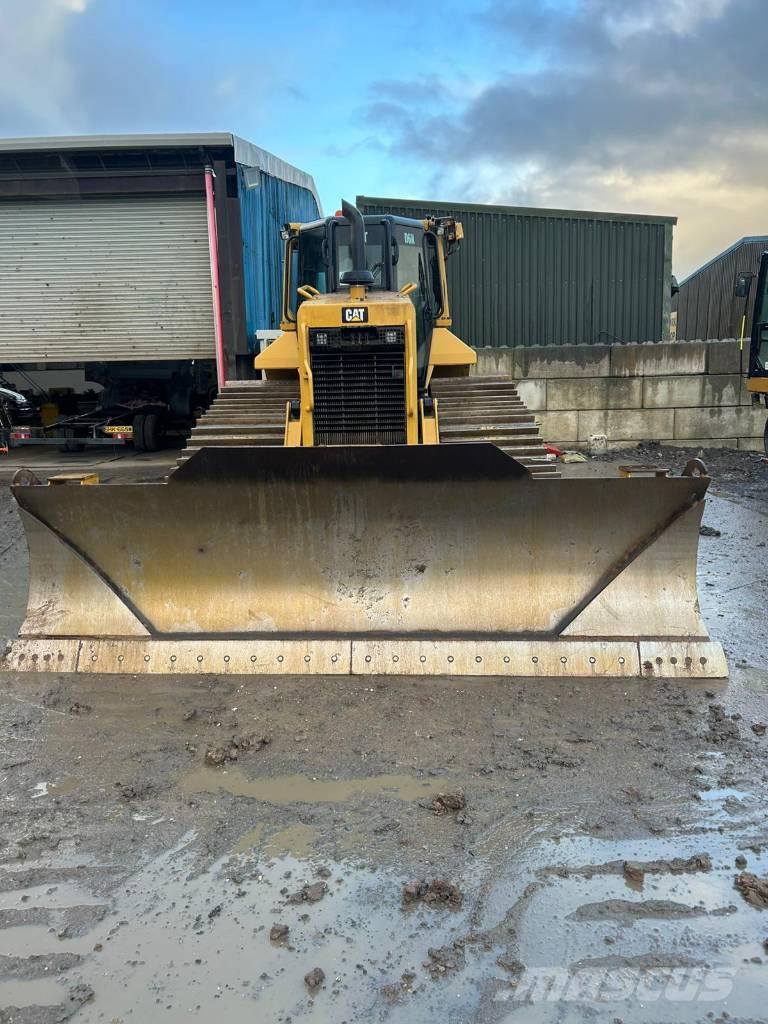 CAT D 6 N LGP Buldooserid