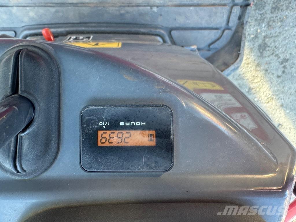Yanmar SV08 (1E826) Miniekskavaatorid < 7 t