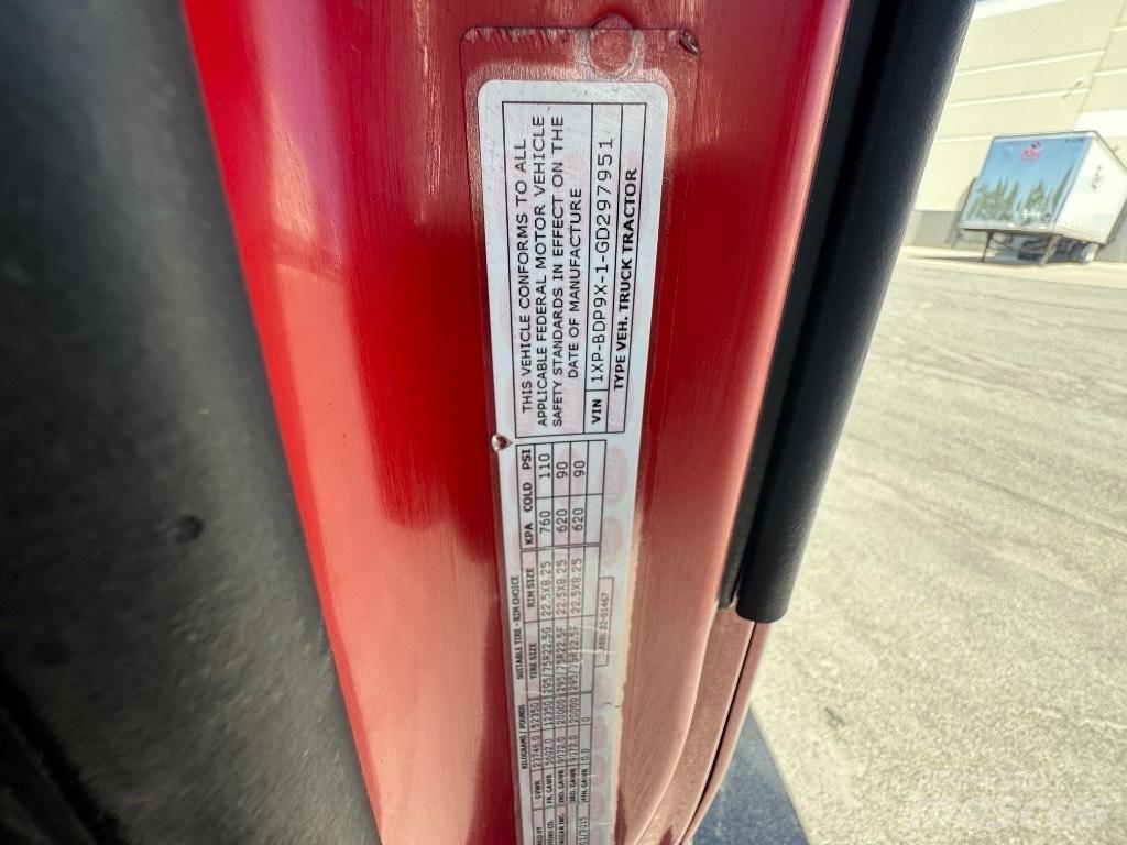 Peterbilt 579 Sadulveokid