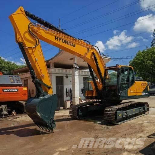 Hyundai R220LC-9S Roomikekskavaatorid
