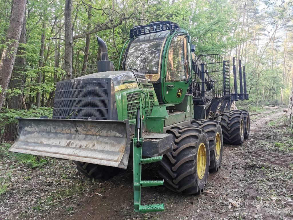 John Deere 1110G Forwarderid