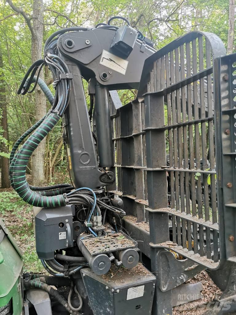 John Deere 1110G Forwarderid