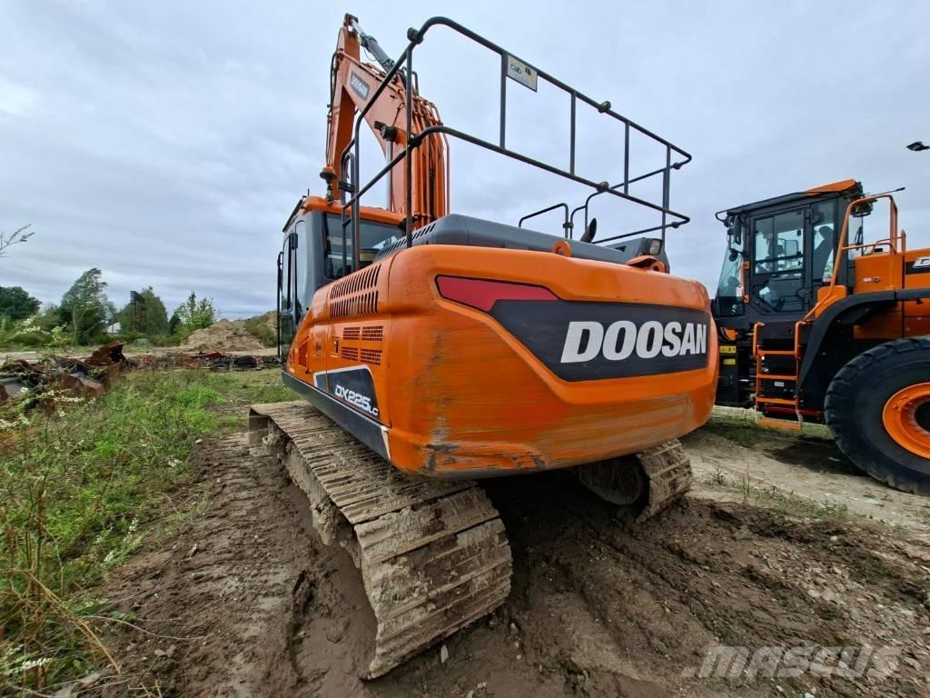 Doosan DX 225 LC-5 Roomikekskavaatorid