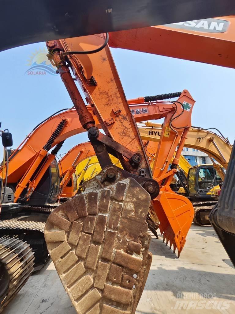 Doosan DX300LC Roomikekskavaatorid