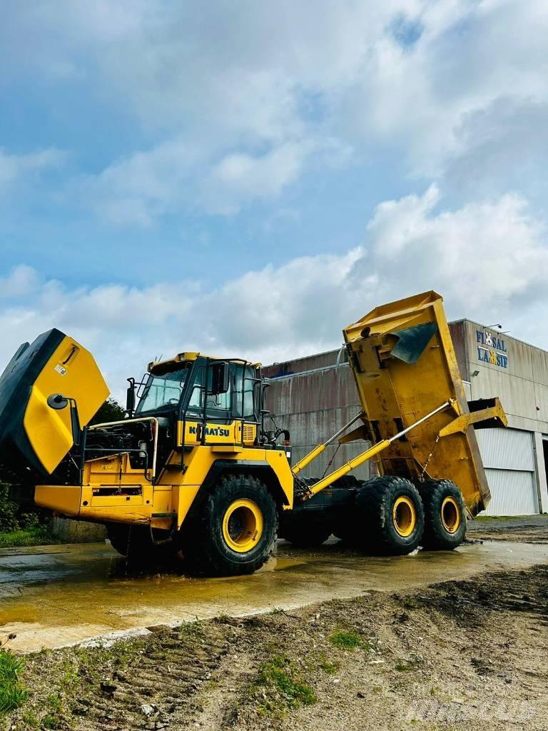 Komatsu HM 300-3 Liigendraamiga pinnaseveokid