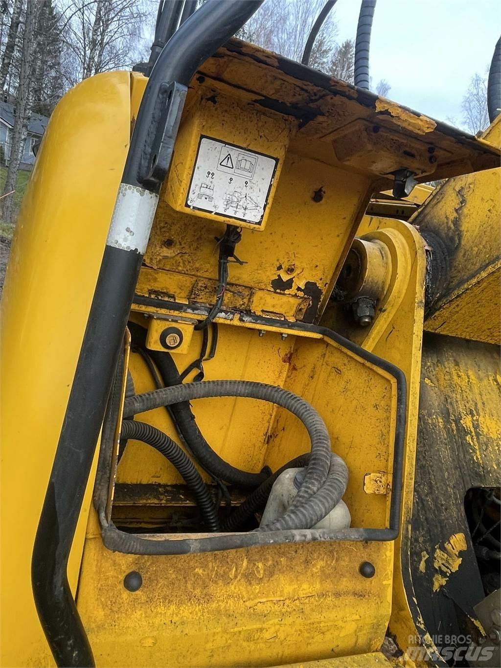 JCB JS 200 LC Roomikekskavaatorid