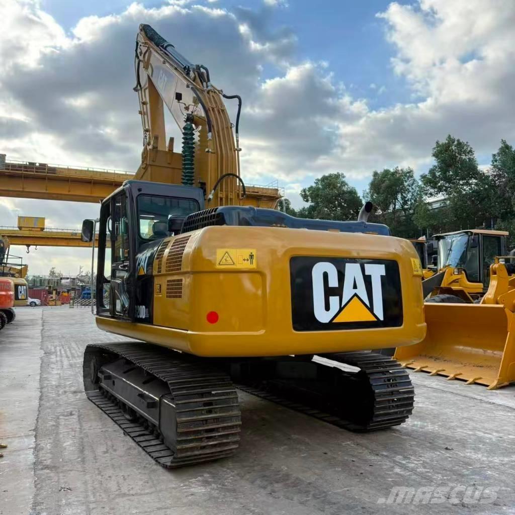 CAT 320D2 Väikeekskavaatorid 7t-12t