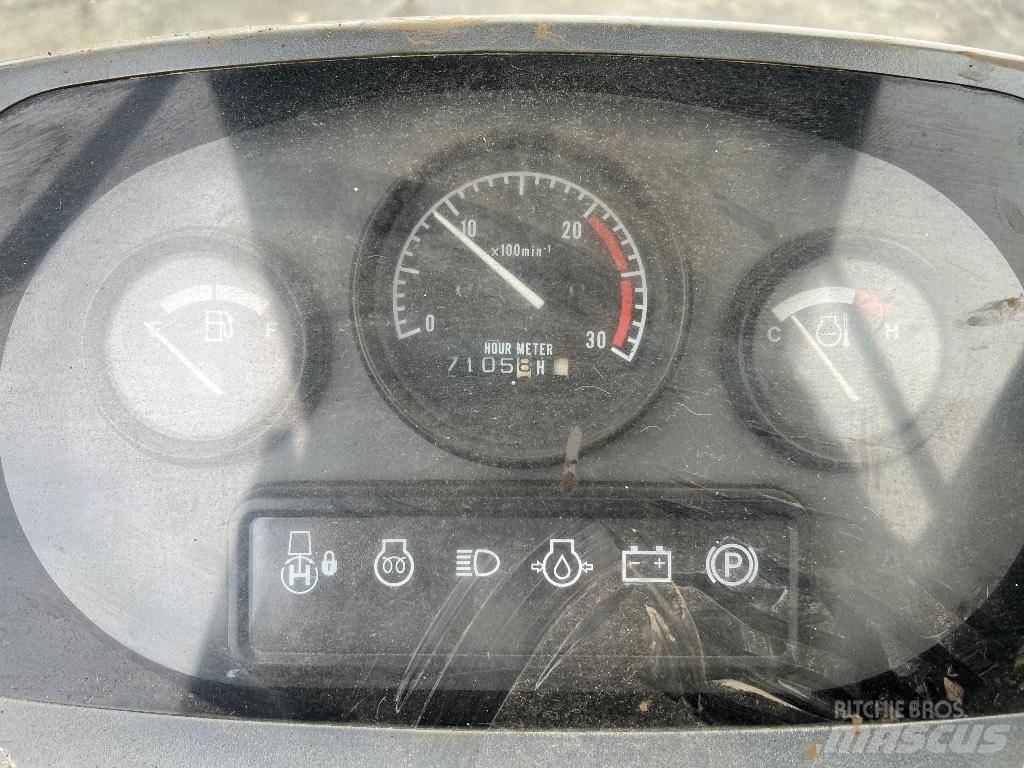 Hitachi EG 40 R Roomikkallurid