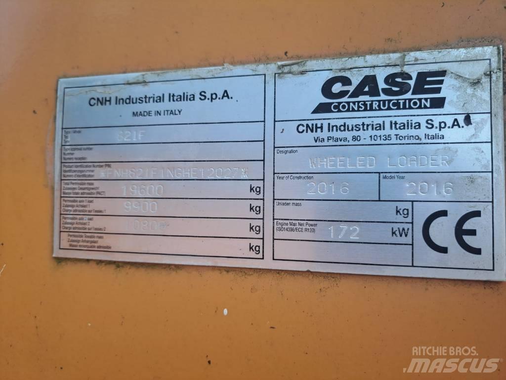CASE 821 FXR Rataslaadurid