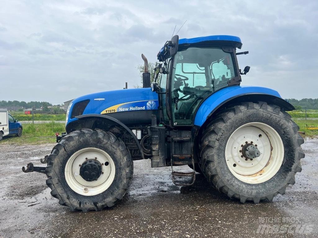 New Holland T 7070 Traktorid