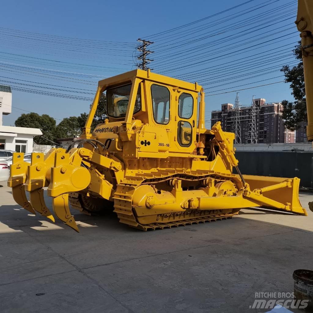 Komatsu D 85 Buldooserid