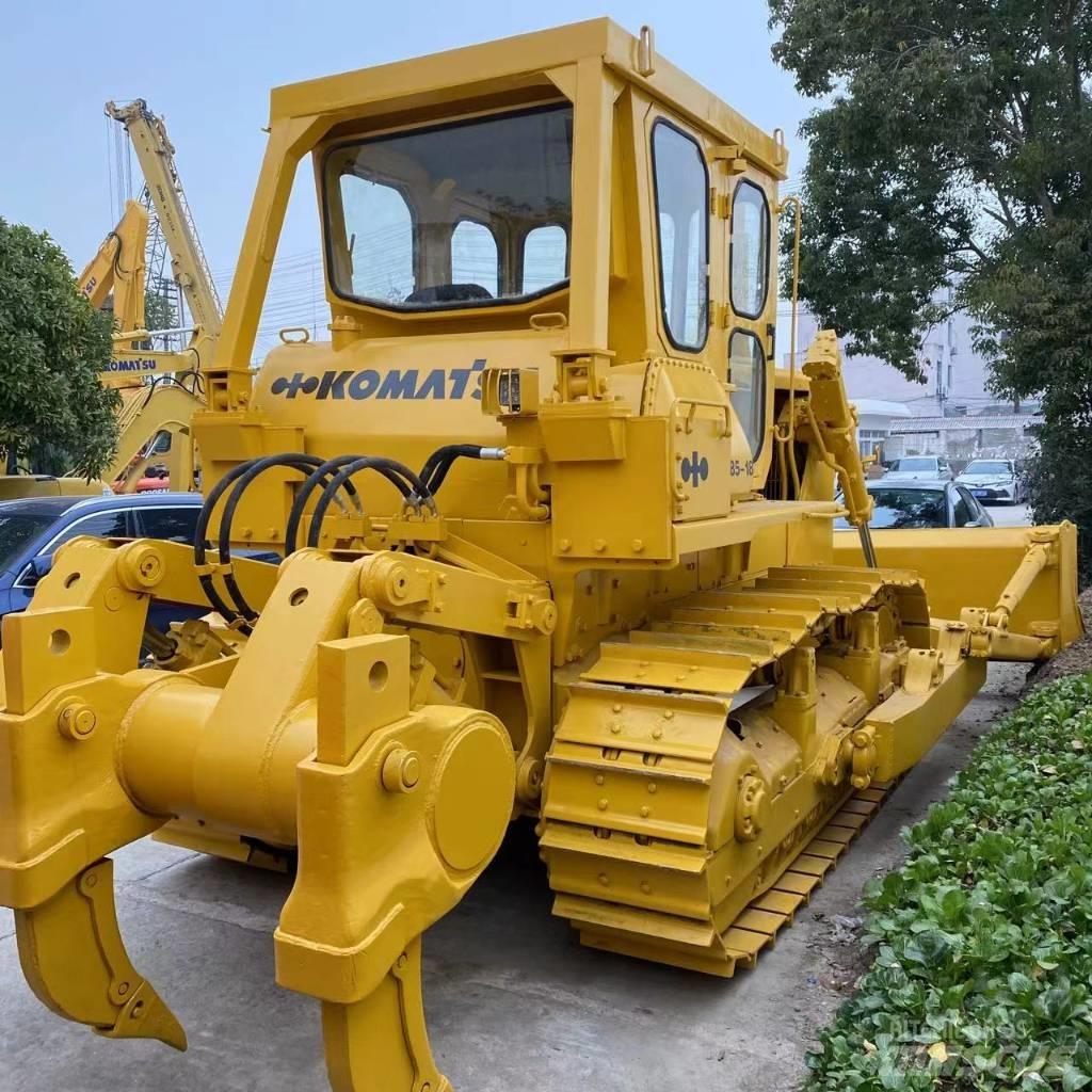 Komatsu D 85 Buldooserid