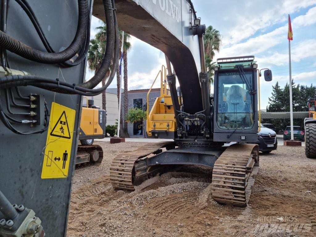 Volvo EC 300 E Roomikekskavaatorid