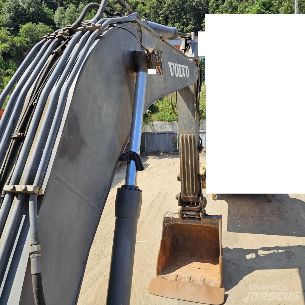 Volvo EC 300 D Roomikekskavaatorid
