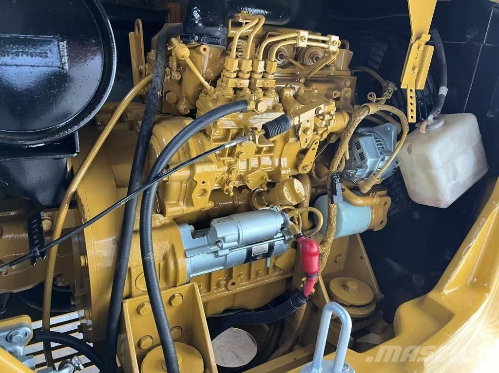 CAT 305.5 Miniekskavaatorid < 7 t