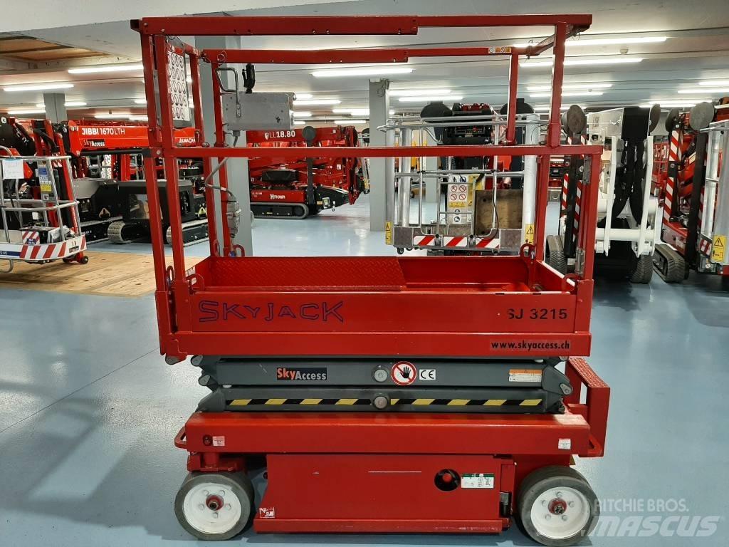 SkyJack SJIII 3215 Käärtõstukid
