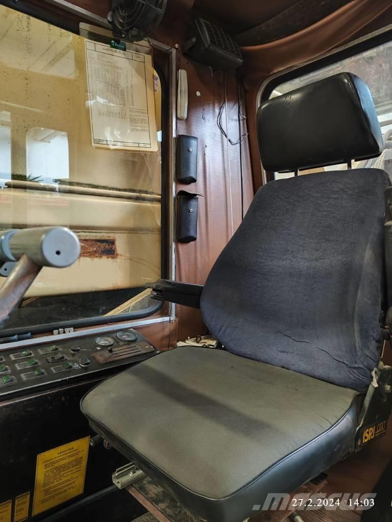 Lokomo A 353 NR Maastikutõstukid