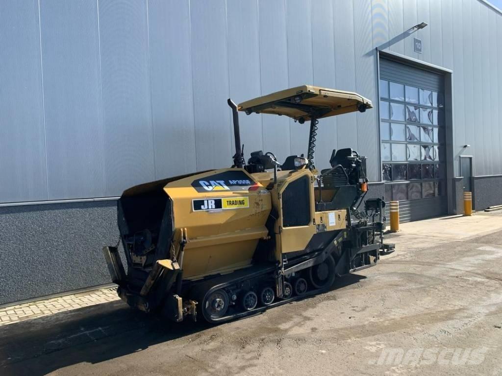 CAT AP355F Asfaldilaoturid