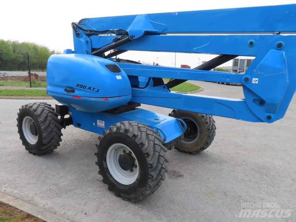 Manitou 200 ATJ Iseliikuvad poomtõstukid