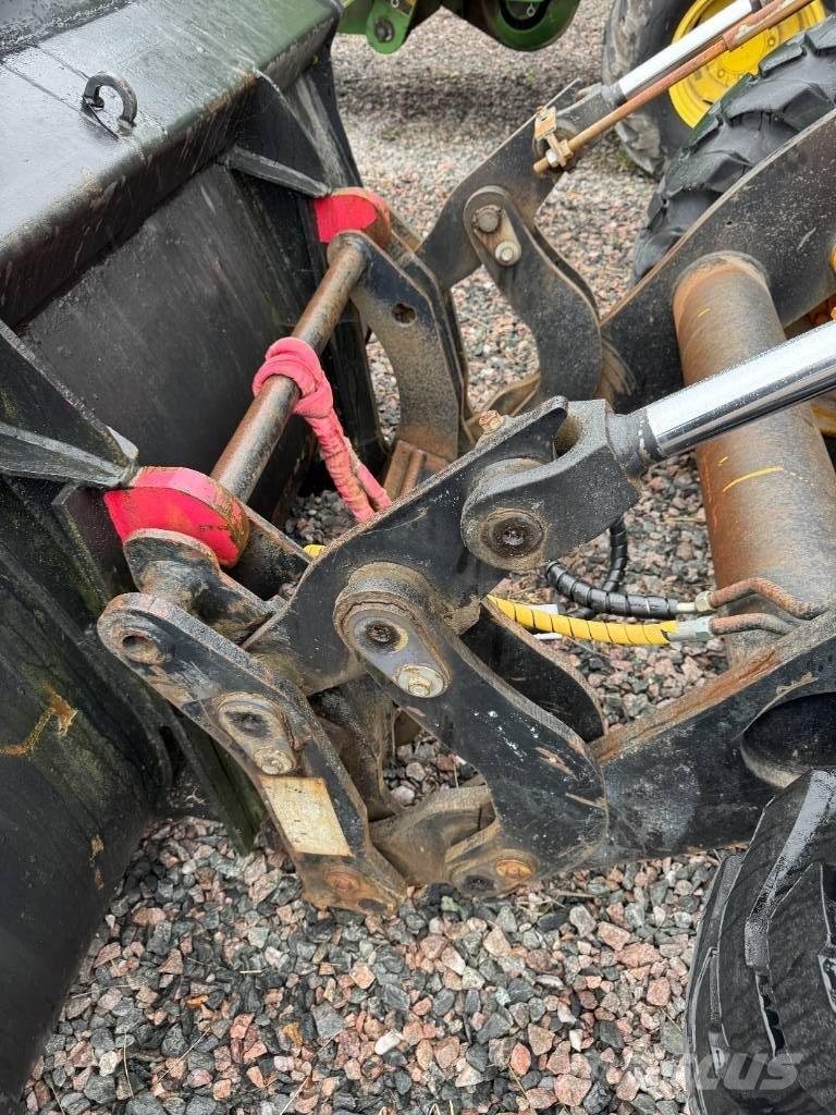 JCB 411 HT Rataslaadurid