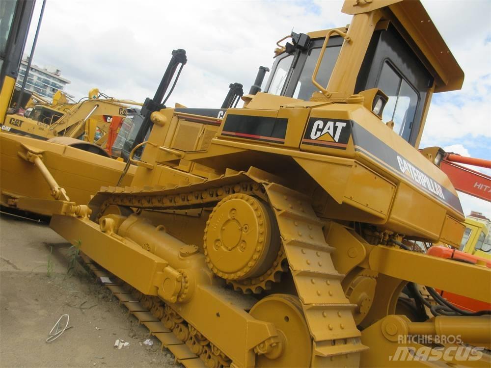 CAT D 8 N Buldooserid
