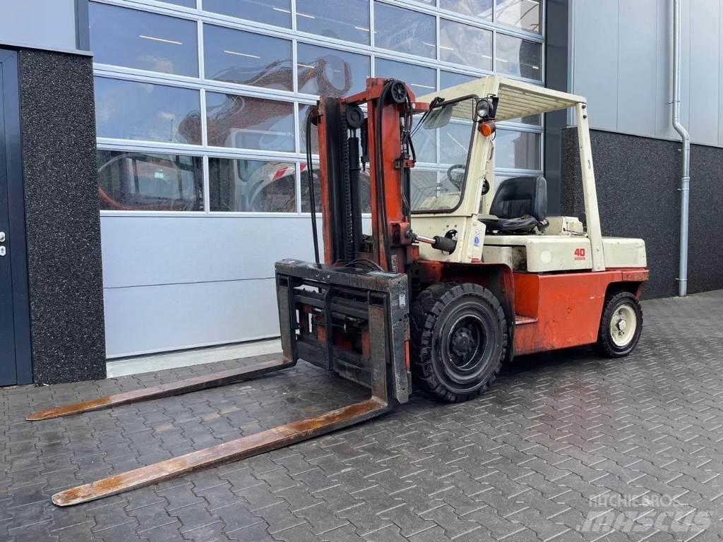 Nissan 40 Kahveltõstukid - muud