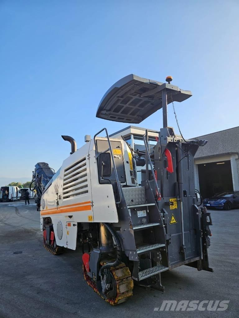 Wirtgen W 100 F Asfaldi külmfreesimise masinad