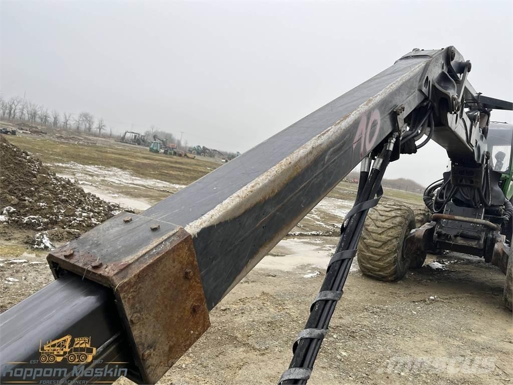 John Deere CH811 Harvesteri kraanad