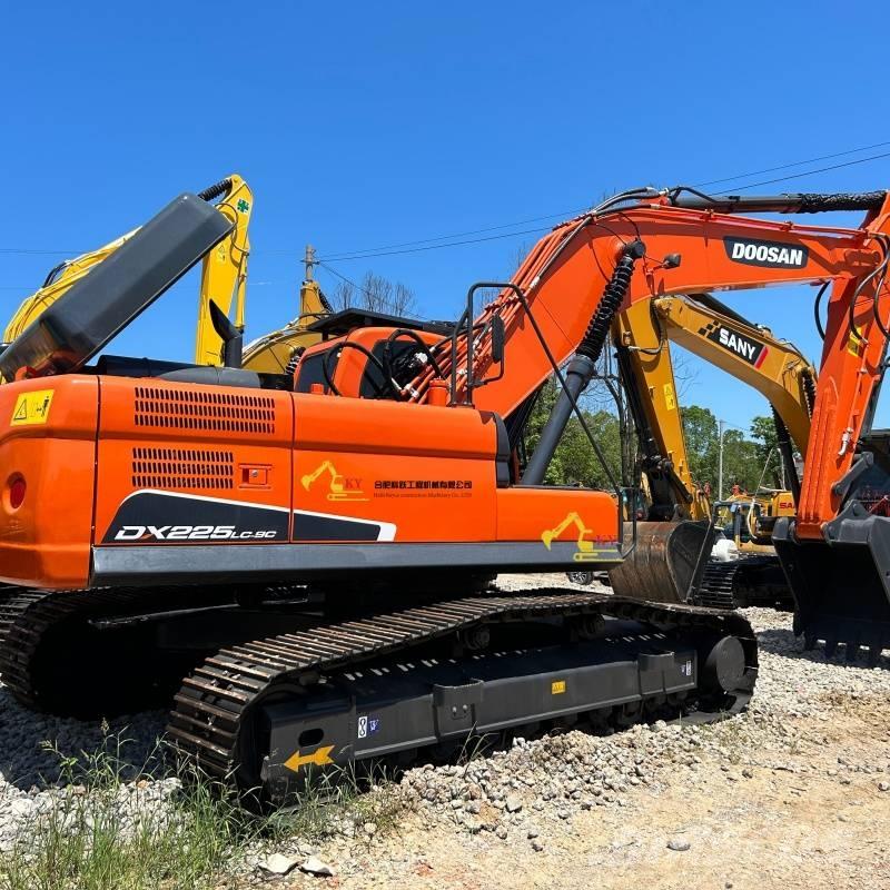 Doosan DX225-9C Roomikekskavaatorid