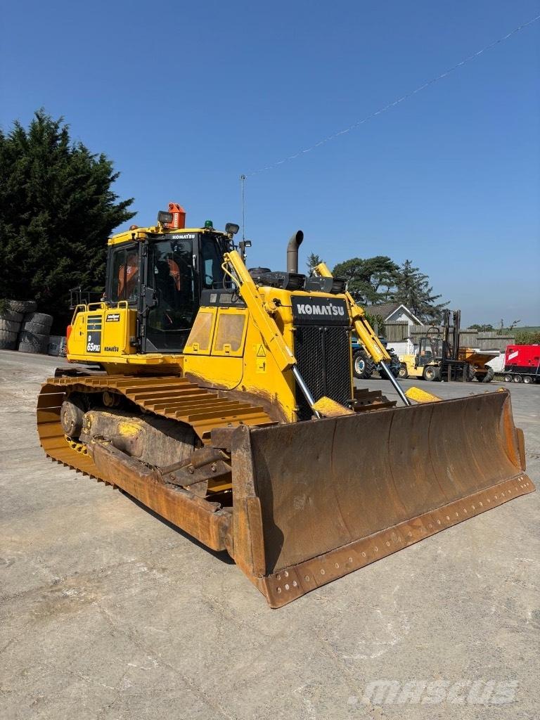 Komatsu D 65 PXi-18 Buldooserid